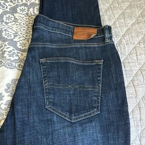 Men’s Lucky Brand athletic slim jeans- medium/dark wash
